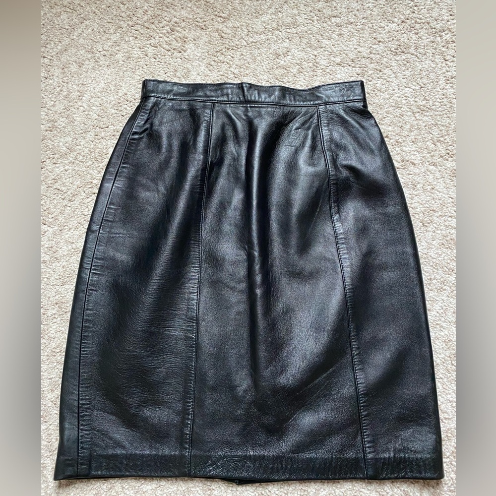 St. John black leather mini skirt • Vintage • Size 6